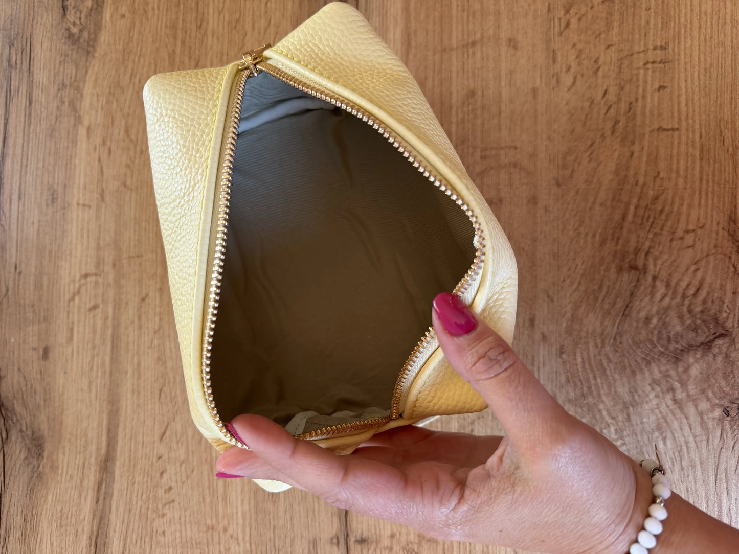Pochette nuvola pelle media aperta