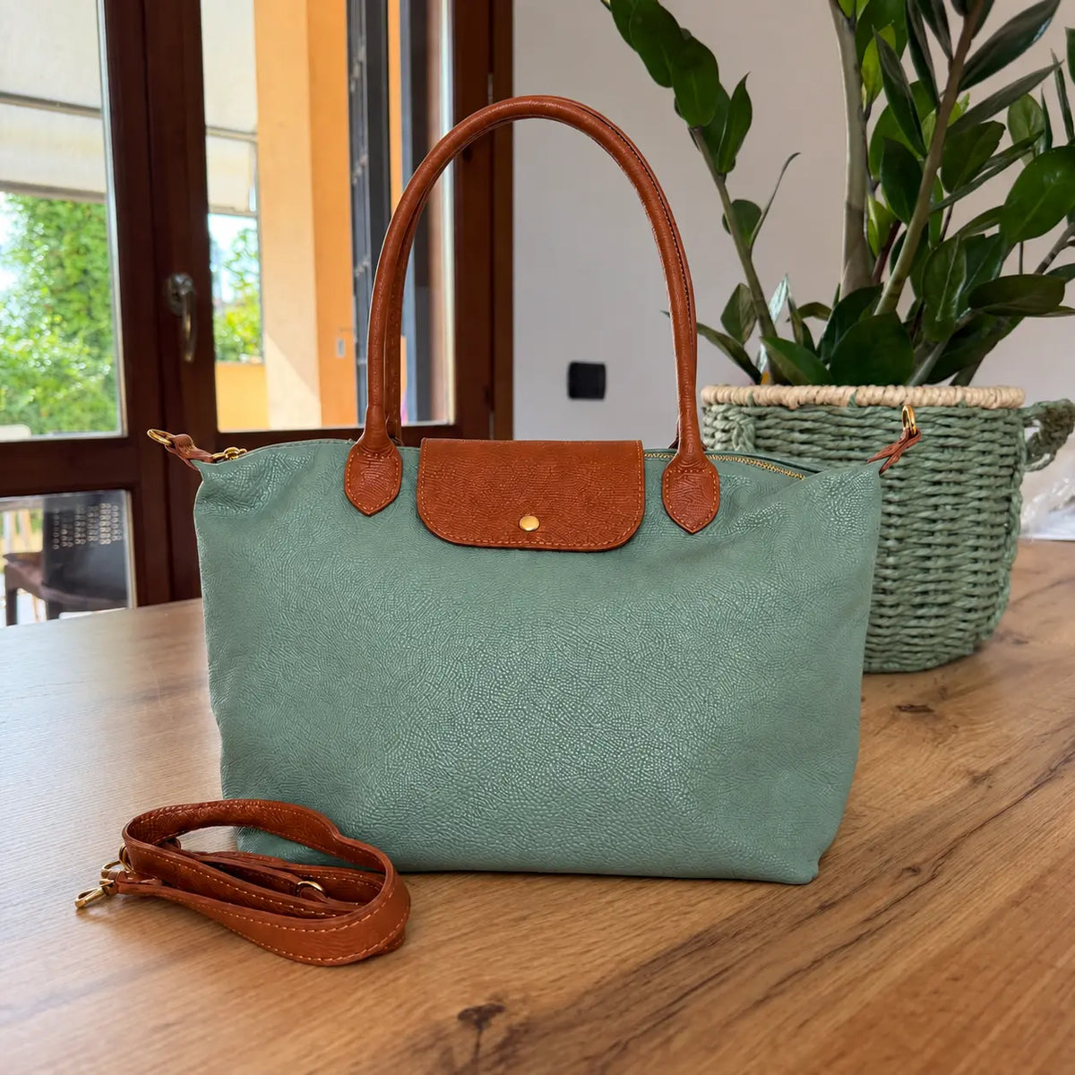Borsa bottoncina maxi vera pelle verde salvia