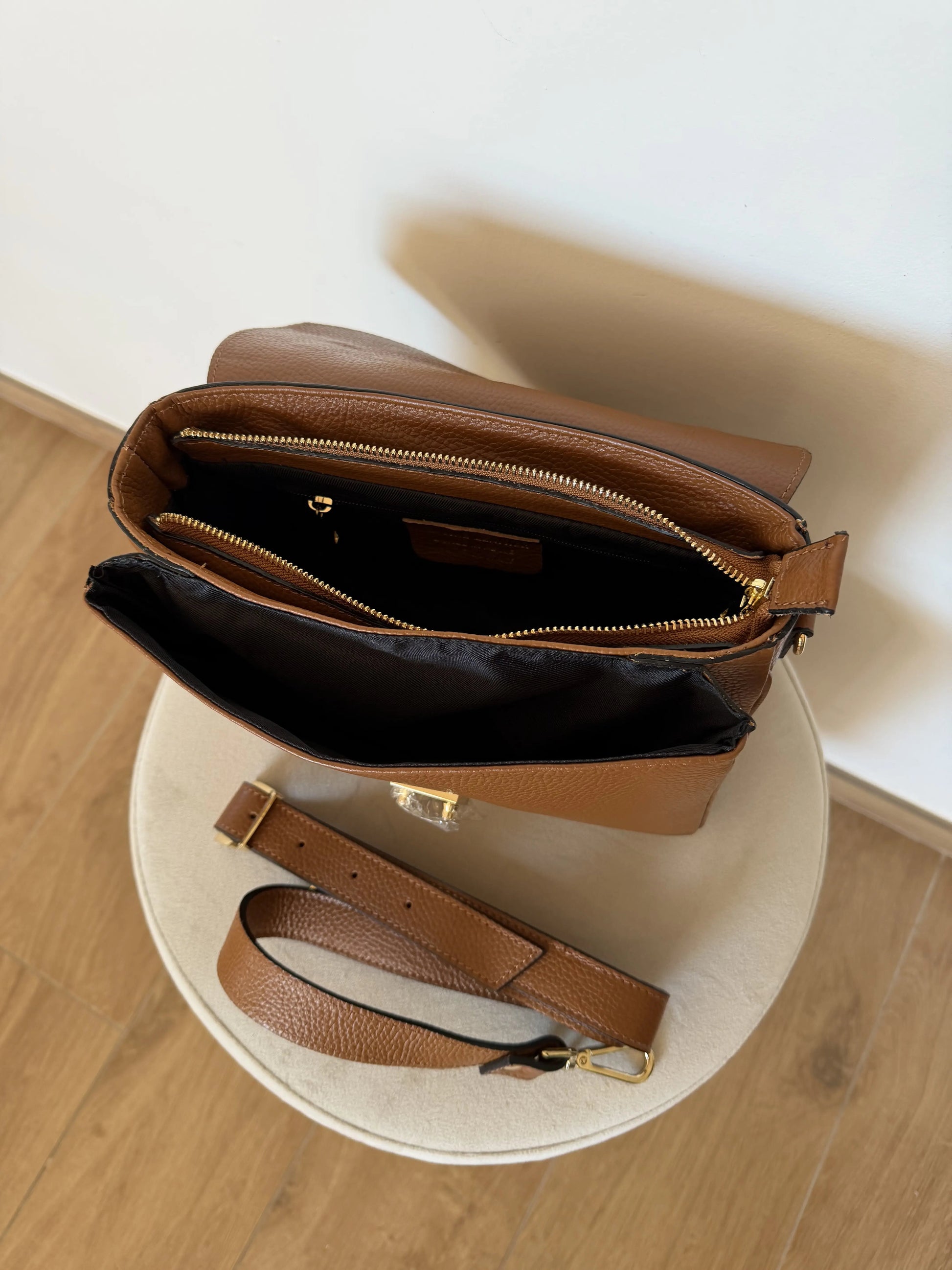 Borsa Mano Tracolla Delia Aperta2