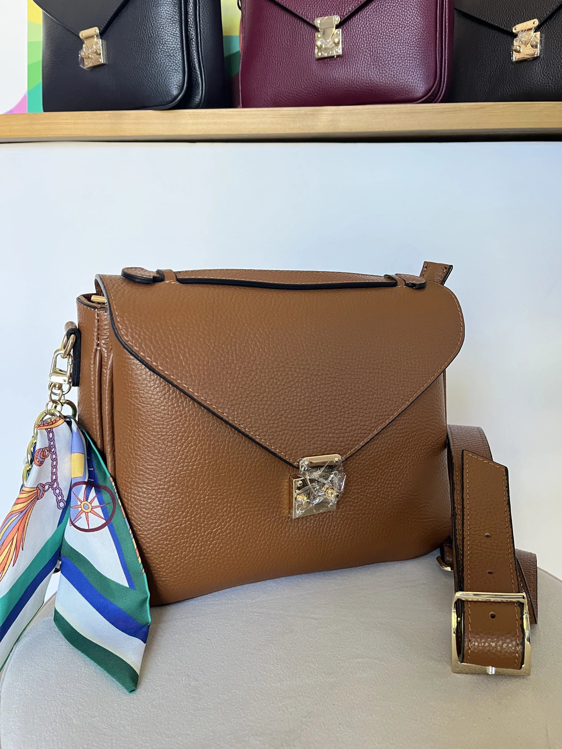 Borsa mano tracolla delia dettaglio2