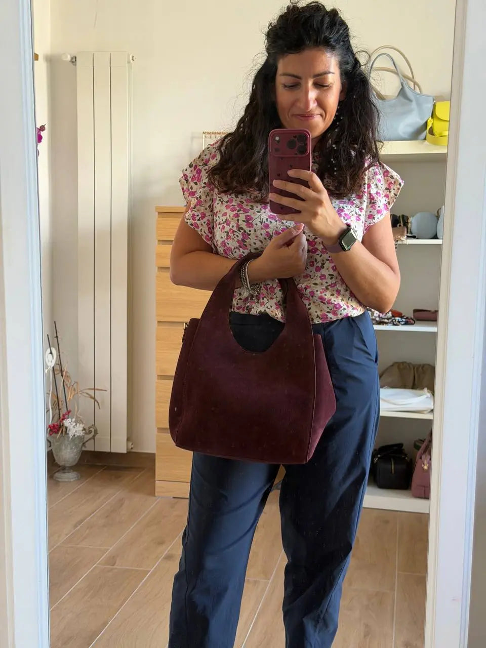 Borsa savana vera pelle mano tracolla indossata1