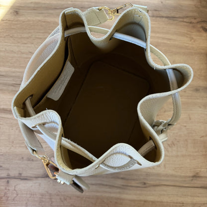 Borsa secchiello grande vera pelle tracolla manico aperta