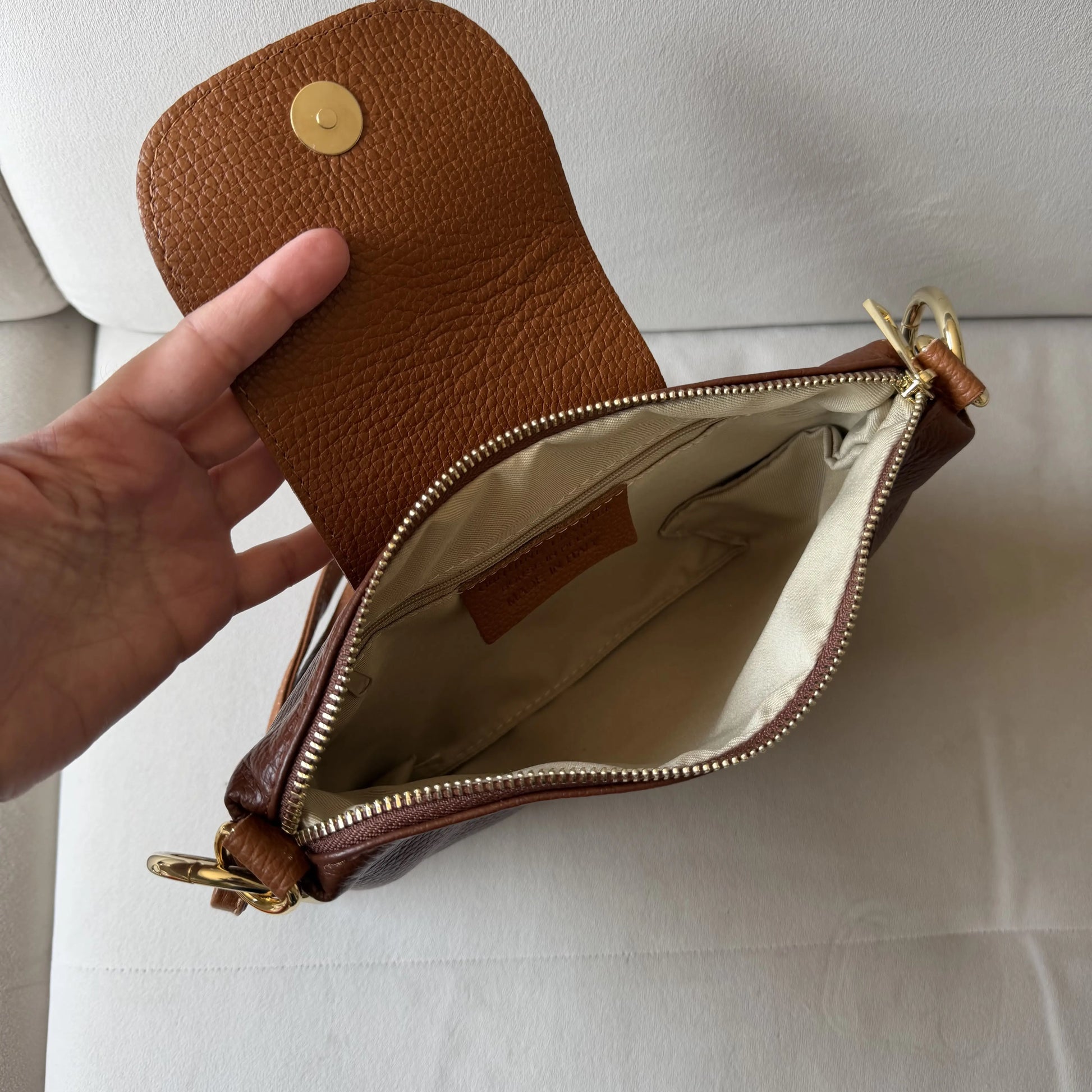 Borsa tracolla bottoncina anelli pelle bicolore aperta