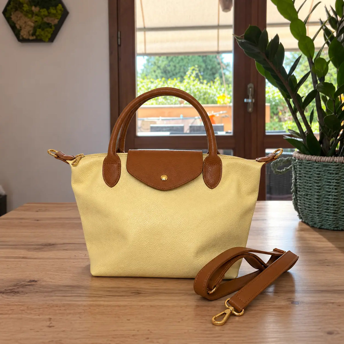 Borsa tracolla mano bottoncina media pelle bicolore gialla cuoio