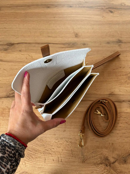 Pochette busta pelle tracolla aperta