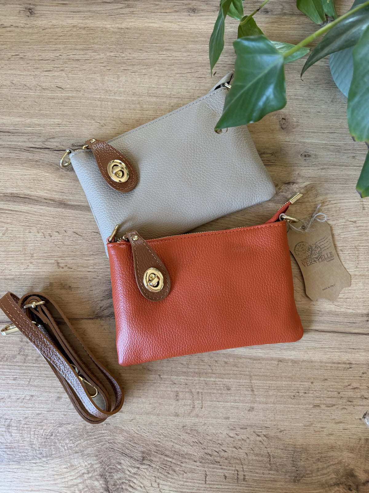 Pochette goccina gruppo