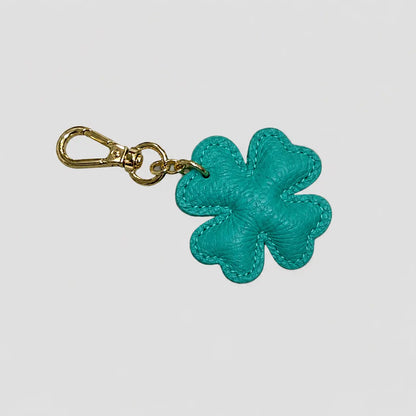 Portachiavi charm borsa quadrifoglio pelle turchese