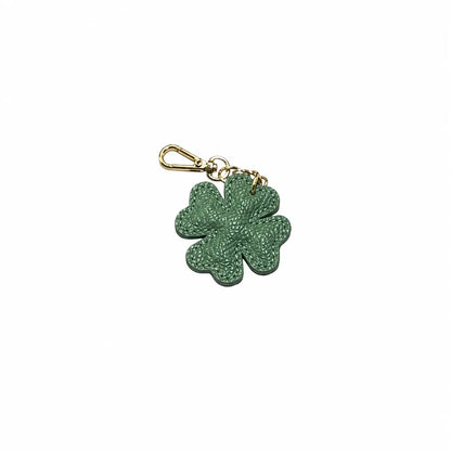 Portachiavi charm borsa quadrifoglio pelle verde salvia