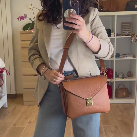borsa-mano-tracolla-delia-video