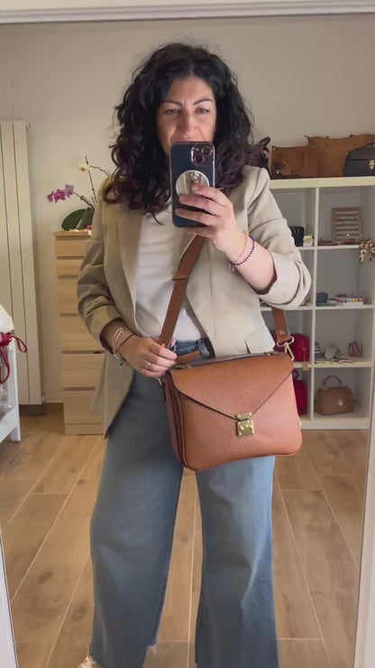 borsa-mano-tracolla-delia-video